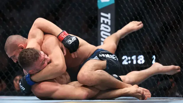 UFC 319: Чимаев стал новым чемпионом в среднем весе