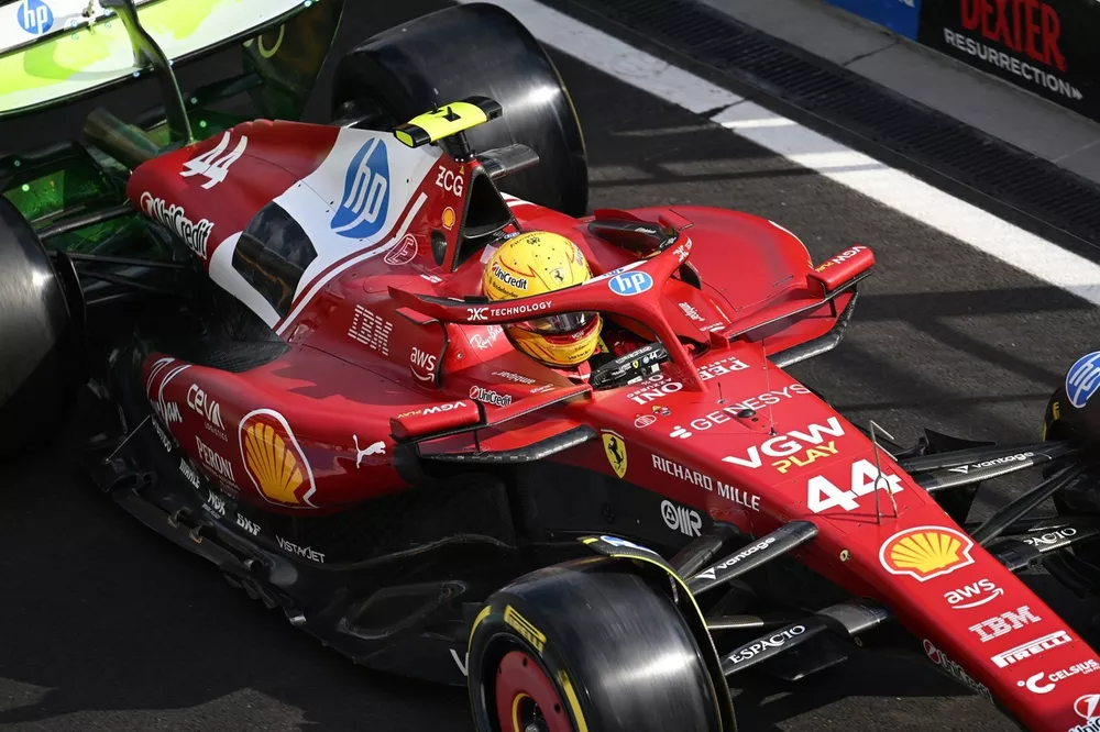 🏎️ Дэвидсон: возраст мешает Хэмилтону адаптироваться в Ferrari