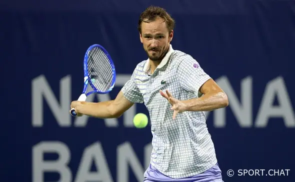 Медведев сенсационно вылетел из US Open в первом круге