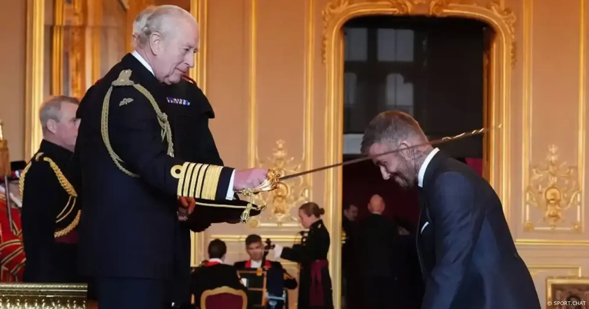 Дэвид Бекхэм посвящён в рыцари: теперь — сэр Дэвид