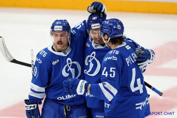 Динамо побеждает Амур — 4:2. Москвичи переломили матч в третьем периоде