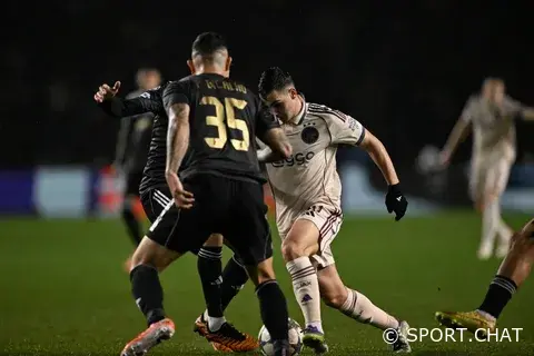 «Аякс» одержал выездную победу над «Карабахом» — 4:2