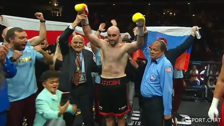 Гассиев завоевал титул регулярного чемпиона мира WBA в тяжелом весе