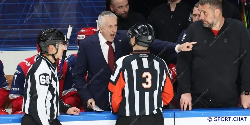 Арбитр попал в скандал, выругавшись в микрофон во время матча КХЛ.Видео.