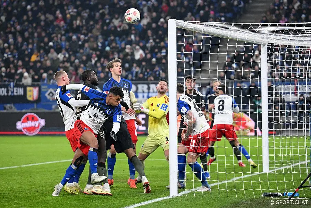 «Бавария» упустила победу в Гамбурге — 2:2 после безумного матча с пенальти и жёлтыми