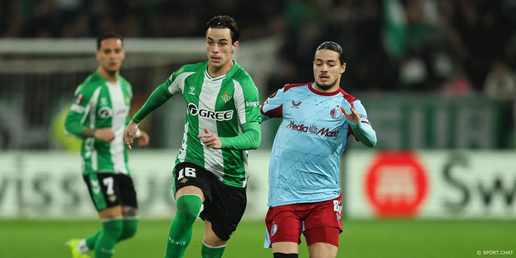 Лига Европы: «Бетис» дома обыграл «Фейеноорд» — 2:1