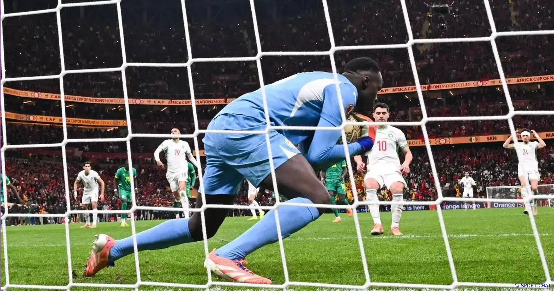 Менди ответил на критику паненки Диаса: «Он хотел забить — я просто спас»