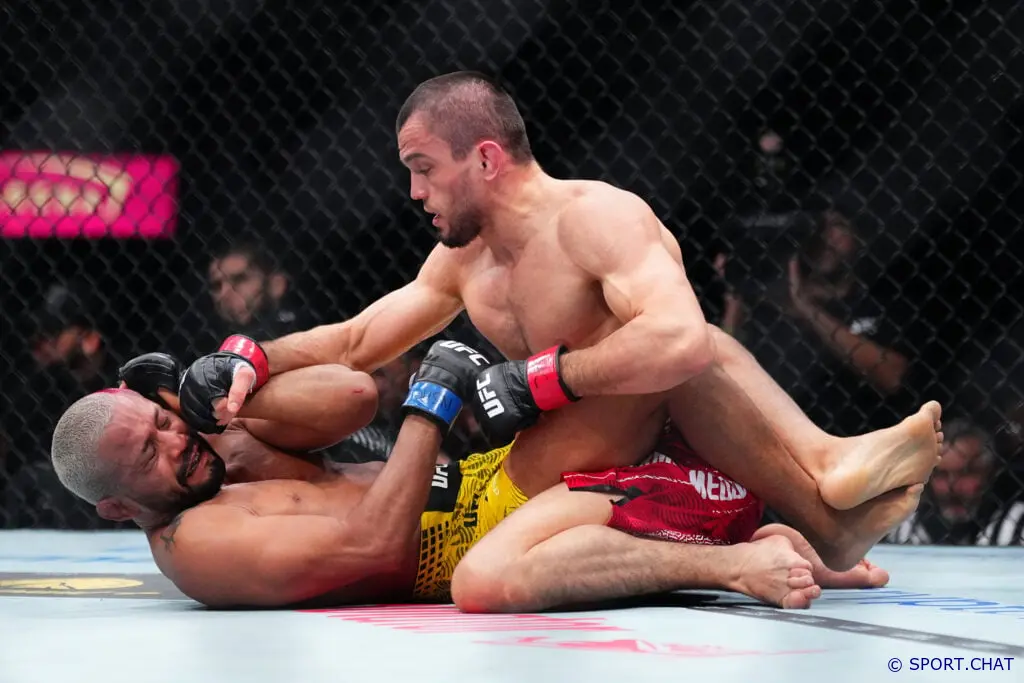 Умар Нурмагомедов уверенно победил экс-чемпиона UFC Фигейреду