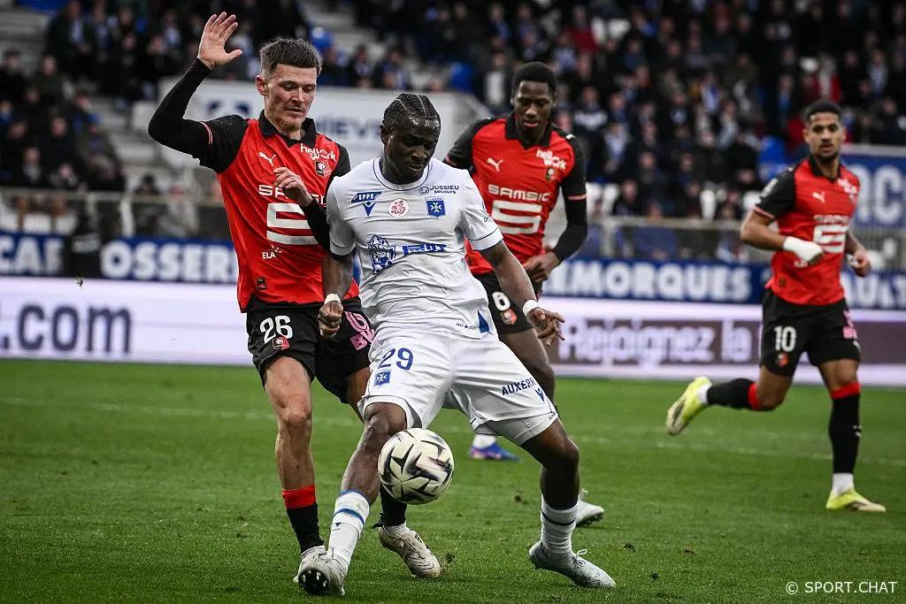«Ренн» разгромил «Осер» на выезде — 3:0! Камара оформил дубль