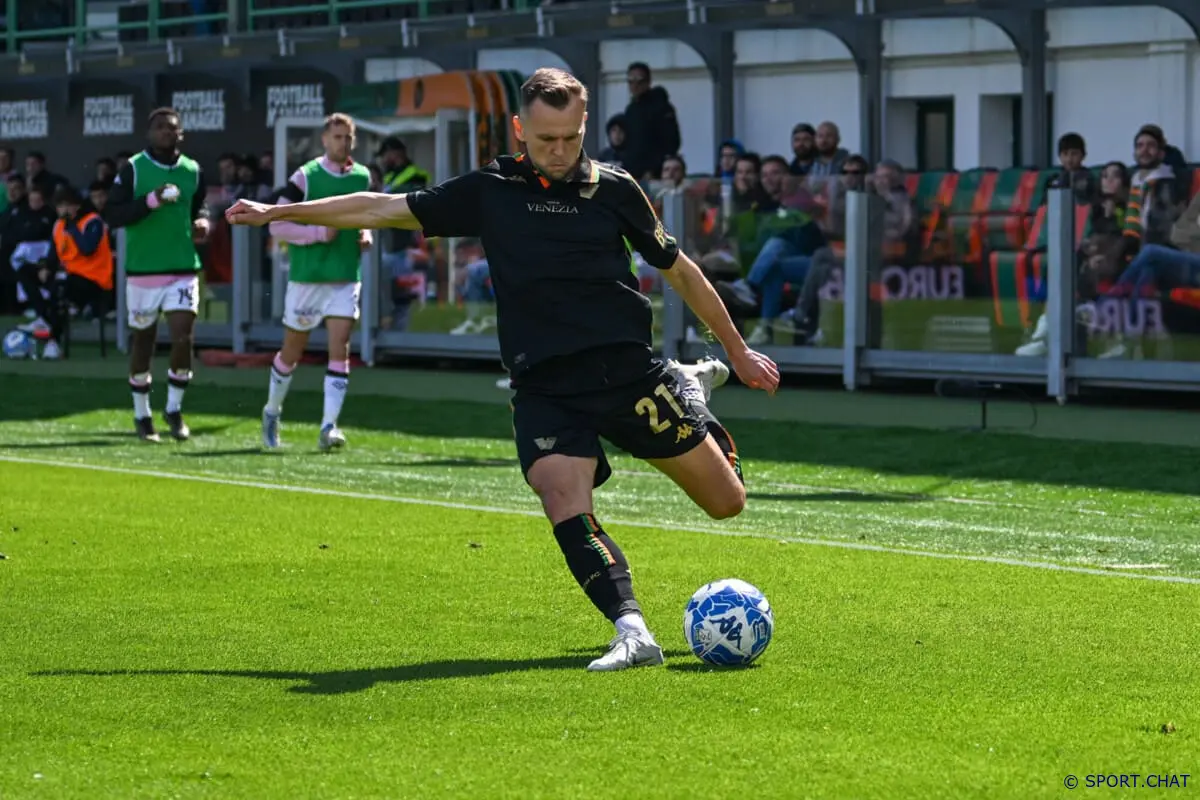 Денис Черышев продолжит карьеру в Кипре — экс-полузащитник сборной России стал игроком «Красавы»