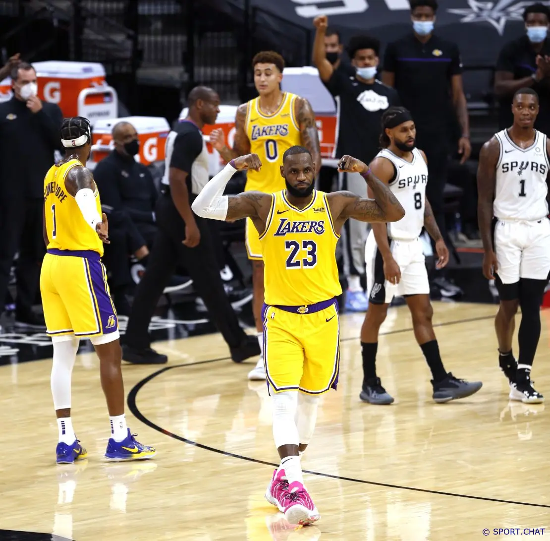 Леброн Джеймс первым в истории набрал 43 000 очков в регулярных сезонах НБА