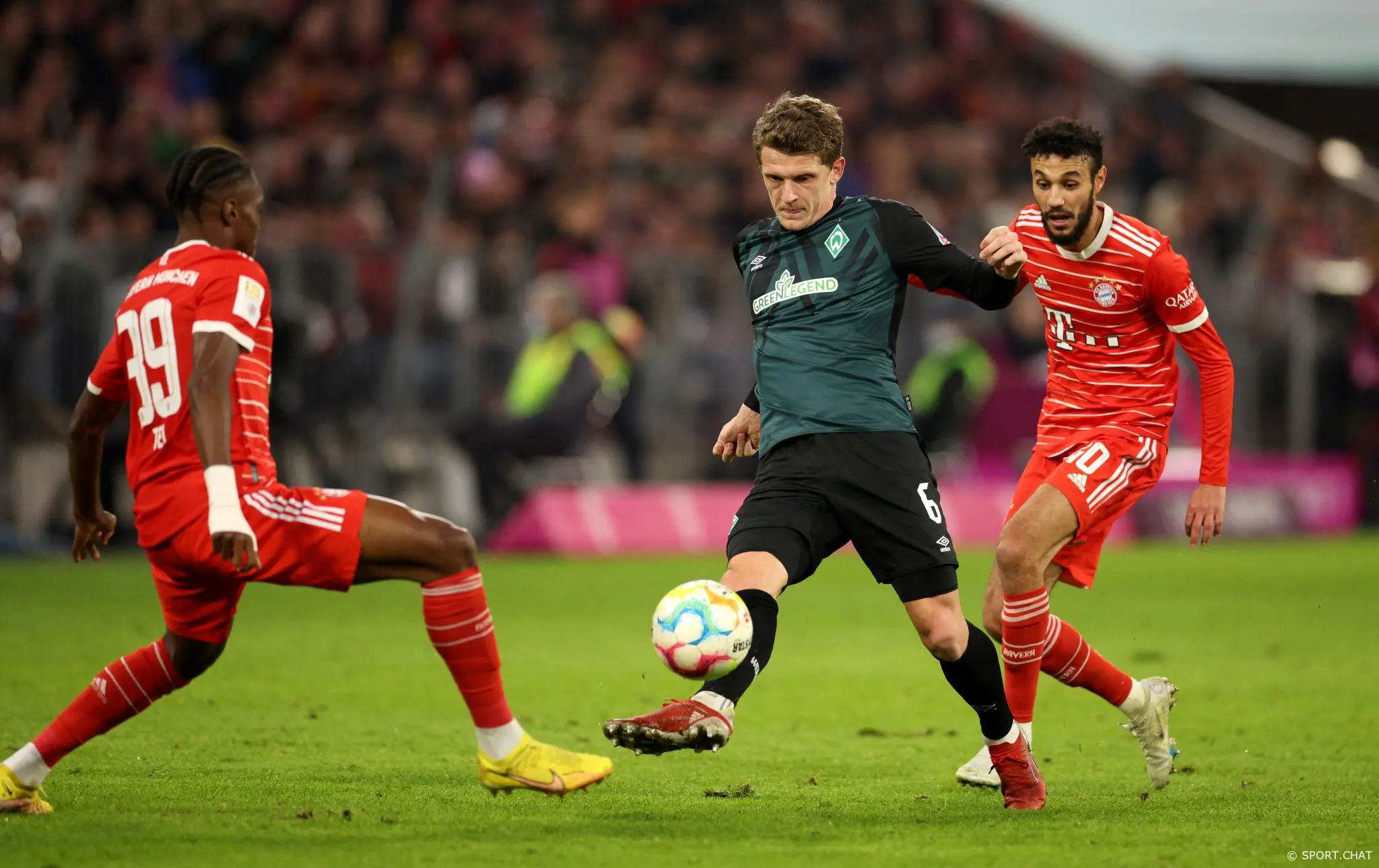 Мюнхенская машина не сбавляет ход: Бавария уверенно побеждает Вердер на выезде со счётом 3:0