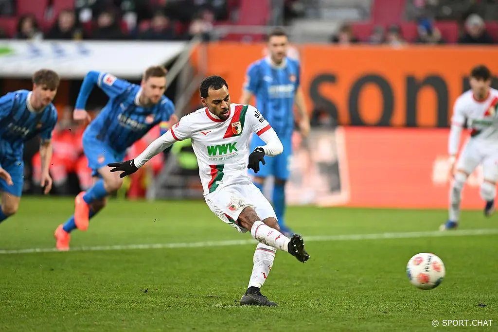 Аугсбург — Хайденхайм 1:0. Клод-Морис приносит победу с пенальти!