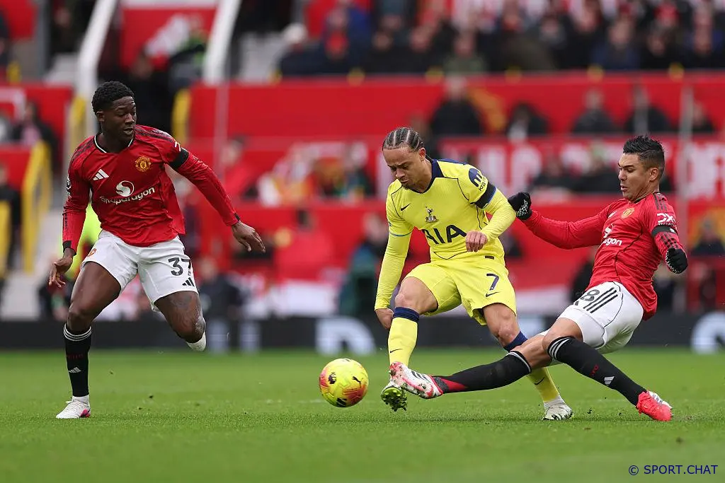 «Манчестер Юнайтед» уверенно обыграл «Тоттенхэм» на «Олд Траффорд» — 2:0