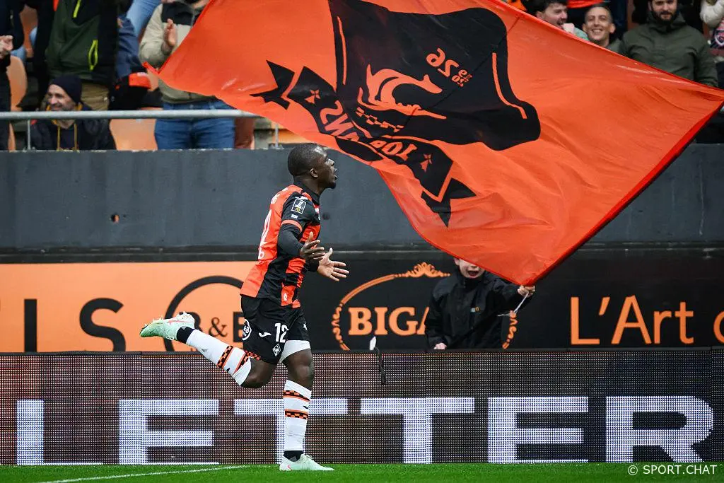 «Лорьян» вырвал победу у «Ланса» — 2:1, решающий гол после проверки VAR