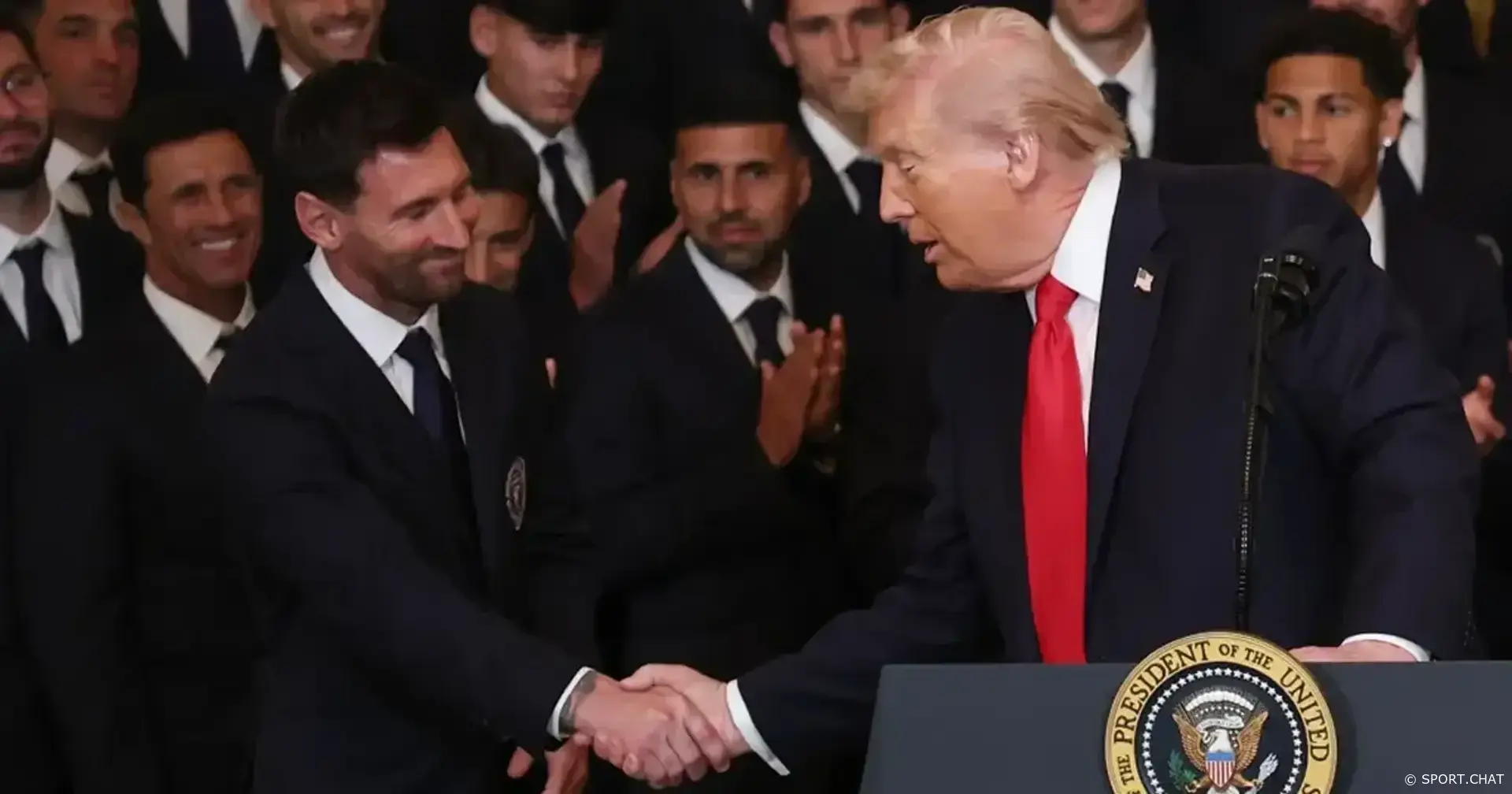 Месси пожал руку Дональду Трампу во время визита «Интер Майами» в Белый дом