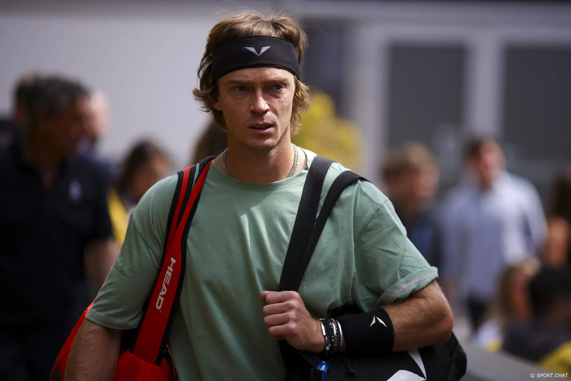 Андрей Рублёв застрял в Дубае: российские теннисисты не могут покинуть ОАЭ из-за закрытого неба