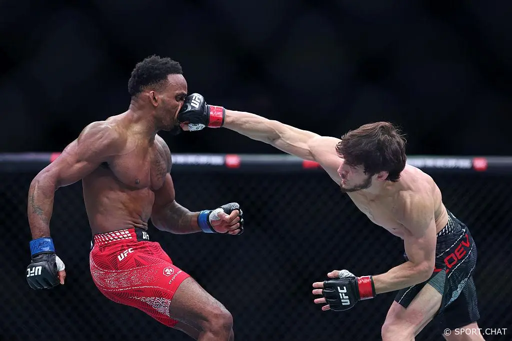 Евлоев вырвал победу у Мёрфи и вышел на титульный бой: тяжелейший бой в Лондоне