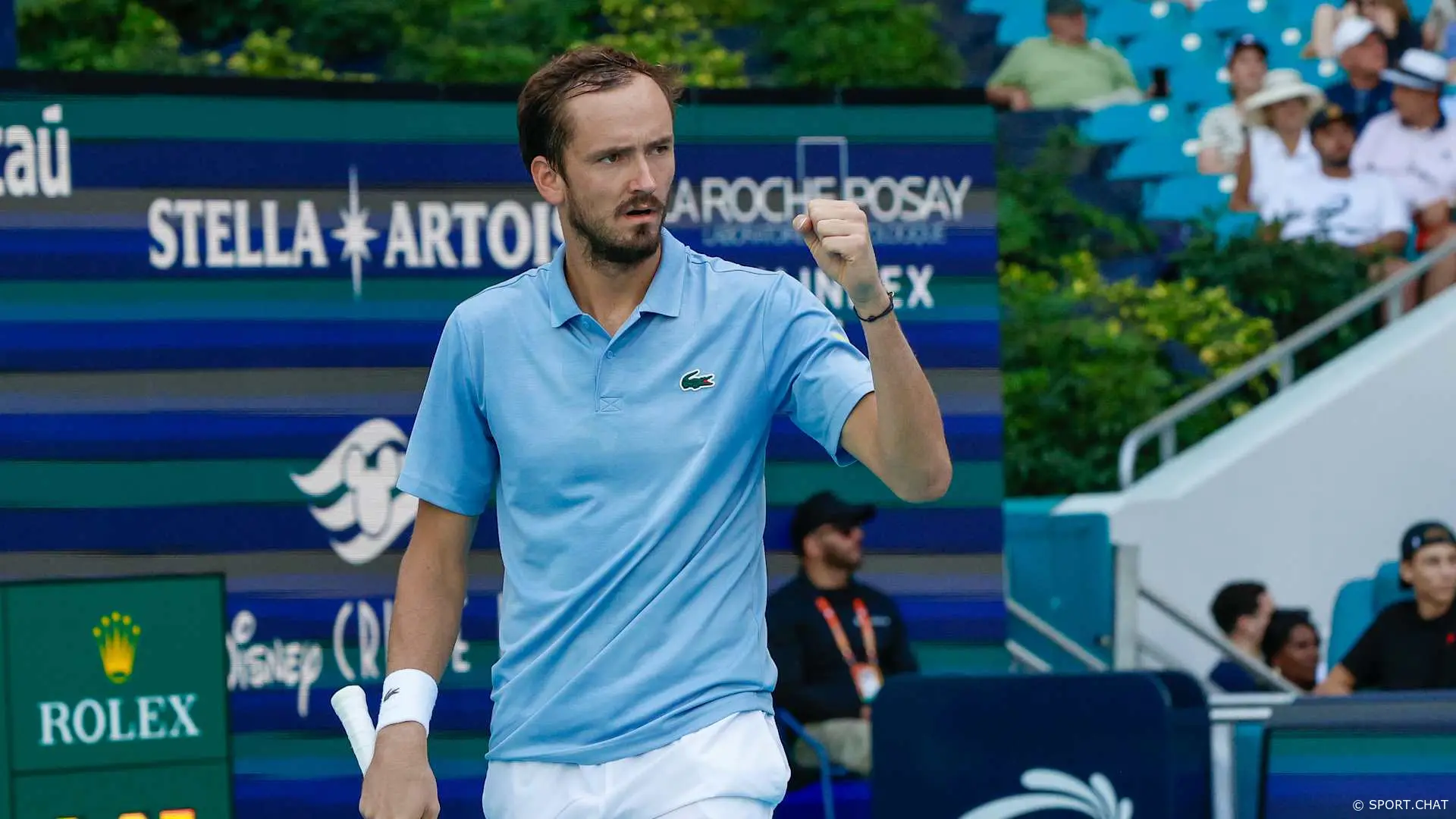 Медведев справился с неожиданно медленным кортом в Майами и дожал Сакамато — 3:6, 6:1, 6:4