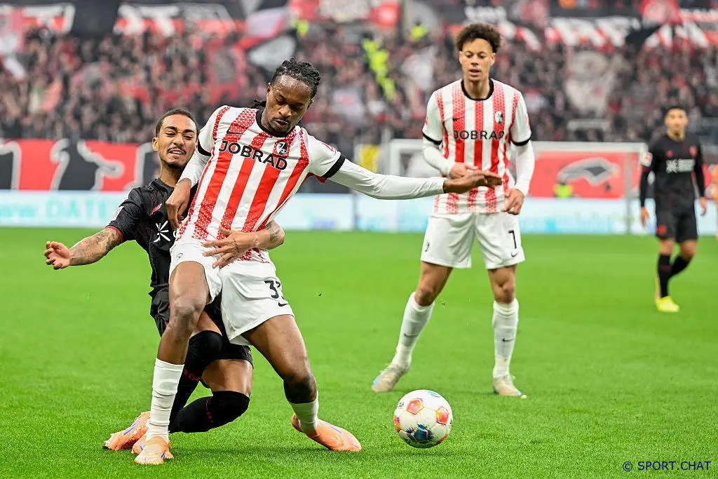 «Фрайбург» вырвал ничью в безумном матче с «Байером» — 3:3