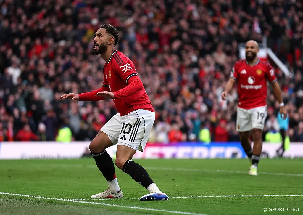 «Манчестер Юнайтед» дома обыграл «Астон Виллу» — 3:1