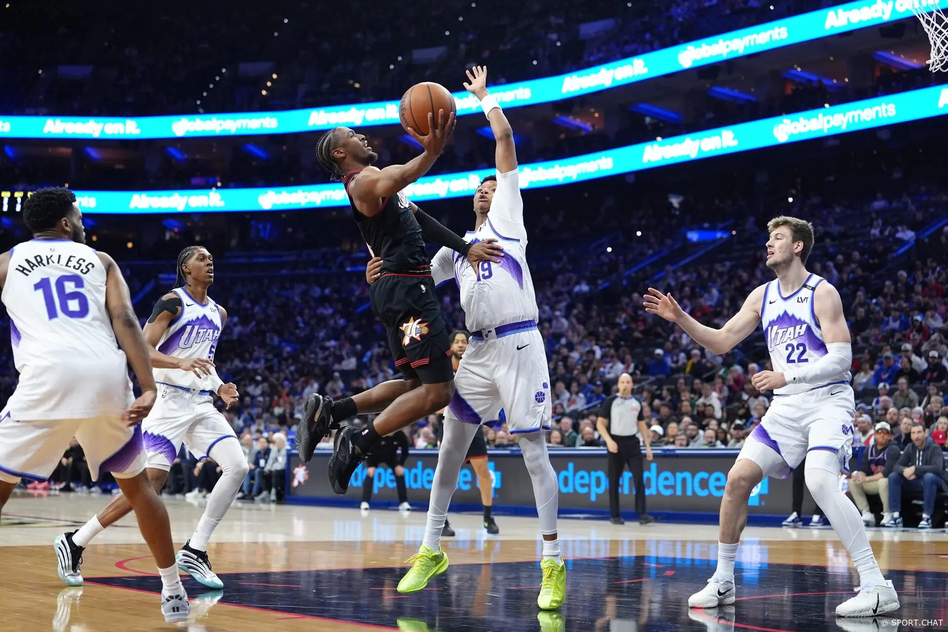 «Филадельфия» вырвала победу у «Юты» в концовке — «Джаз» потерпели седьмое поражение подряд