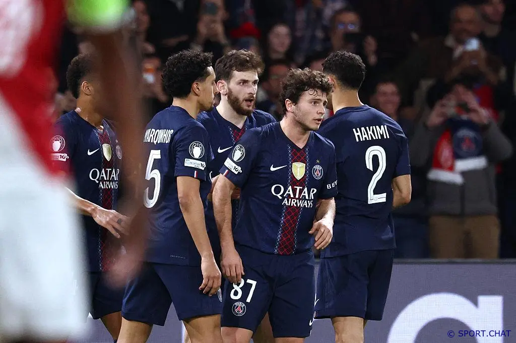 ПСЖ разгромил Нант 3:0, дубль Кварацхелии и гол Дуа принесли уверенную победу