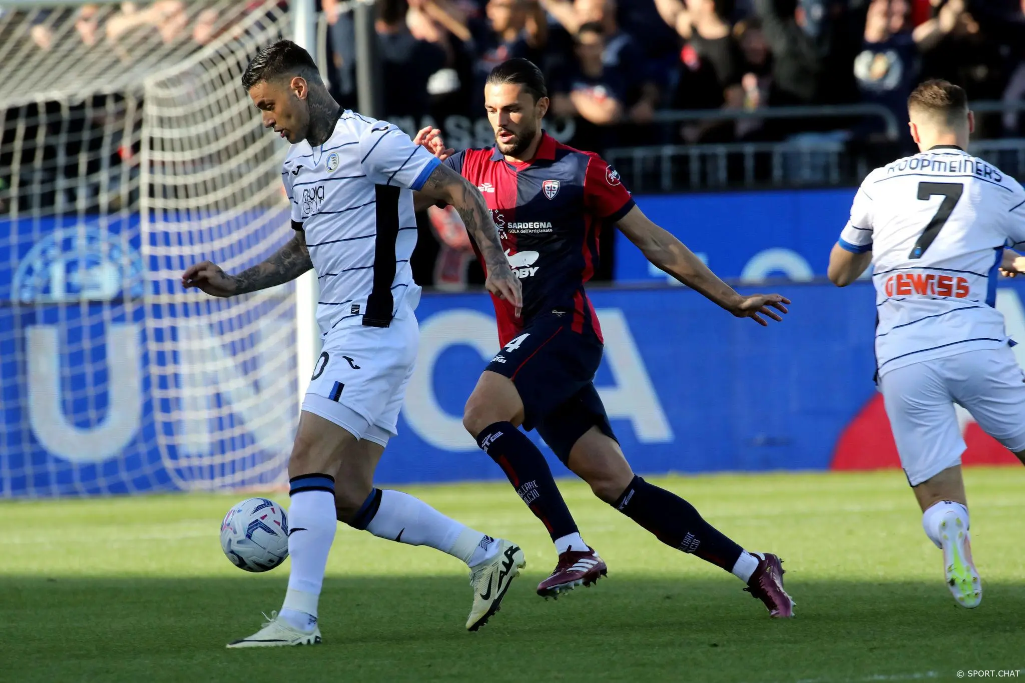 «Кальяри» вырвал победу у «Аталанты» в результативном матче — 3:2