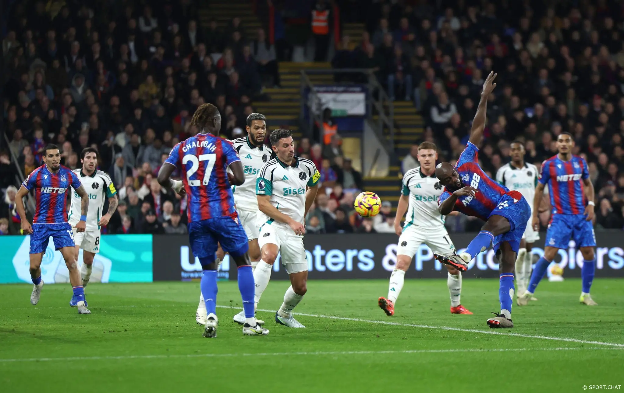 «Кристал Пэлас» перевернул игру с «Ньюкаслом» в концовке — Матета оформил дубль и принёс победу 2:1