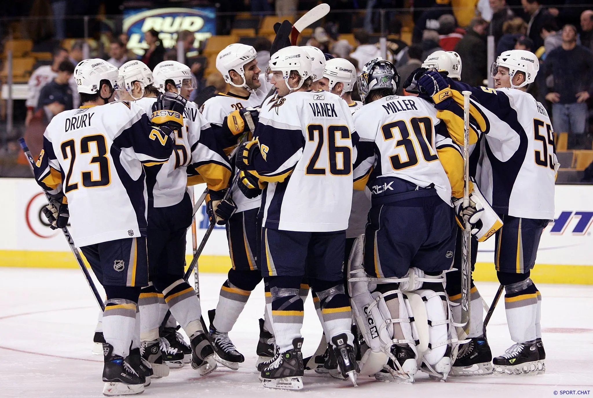 Плей-офф НХЛ набирает обороты: овертайм и камбэки в матчах 20 апреля