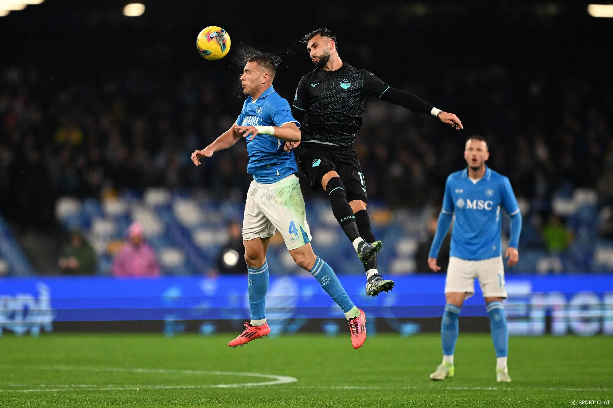 Наполи — Лацио 0:2: римляне уверенно разобрались на выезде