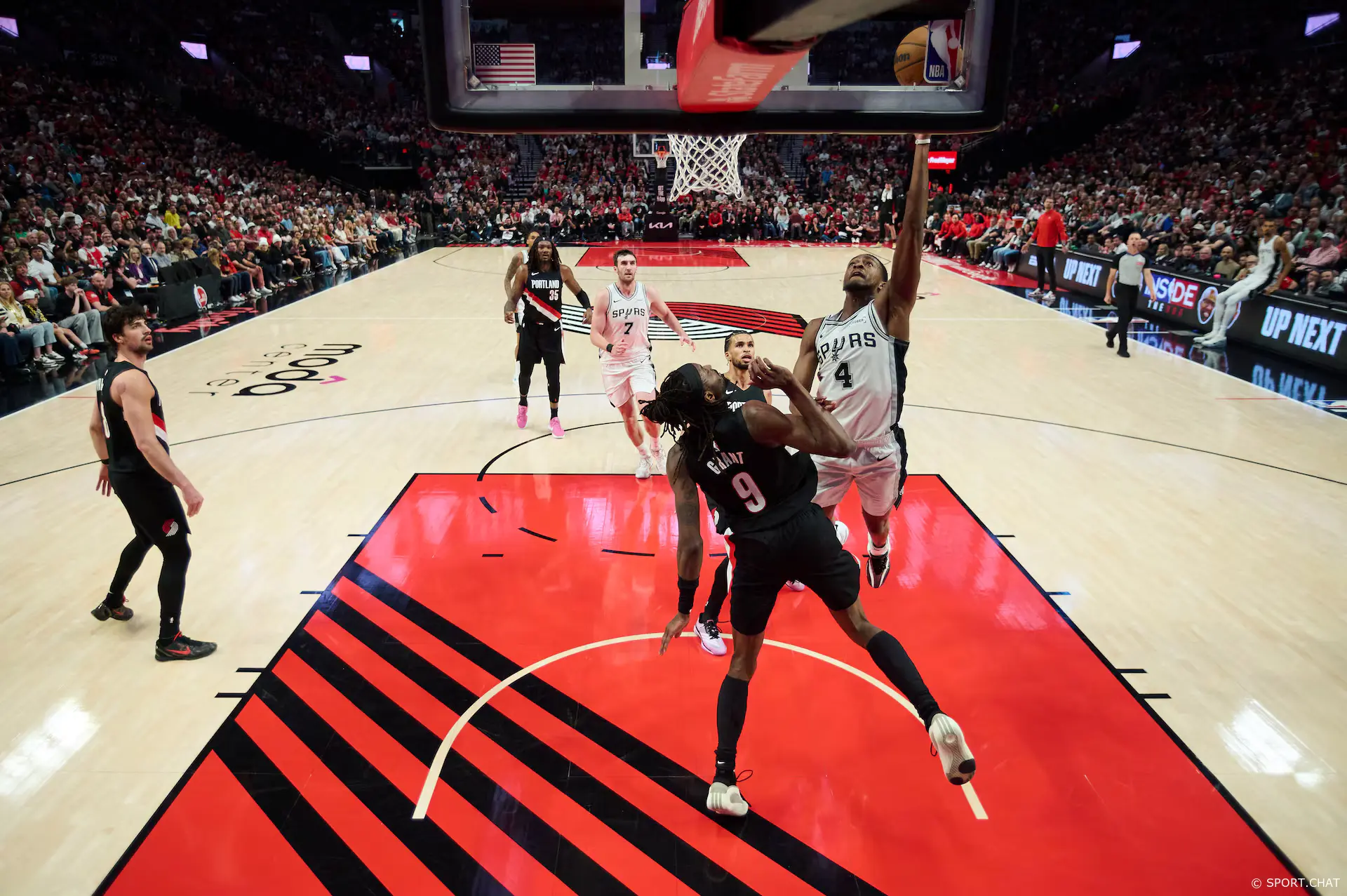 «Сан-Антонио» разгромил «Портленд» в матче возвращения Вембаньямы и повёл 3:1 в серии