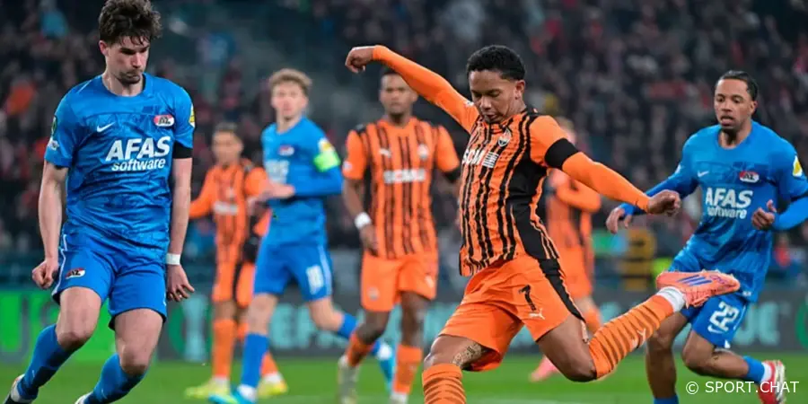 «Шахтёр» удержал ничью с АЗ в ответном матче — 2:2 и вышел в полуфинал