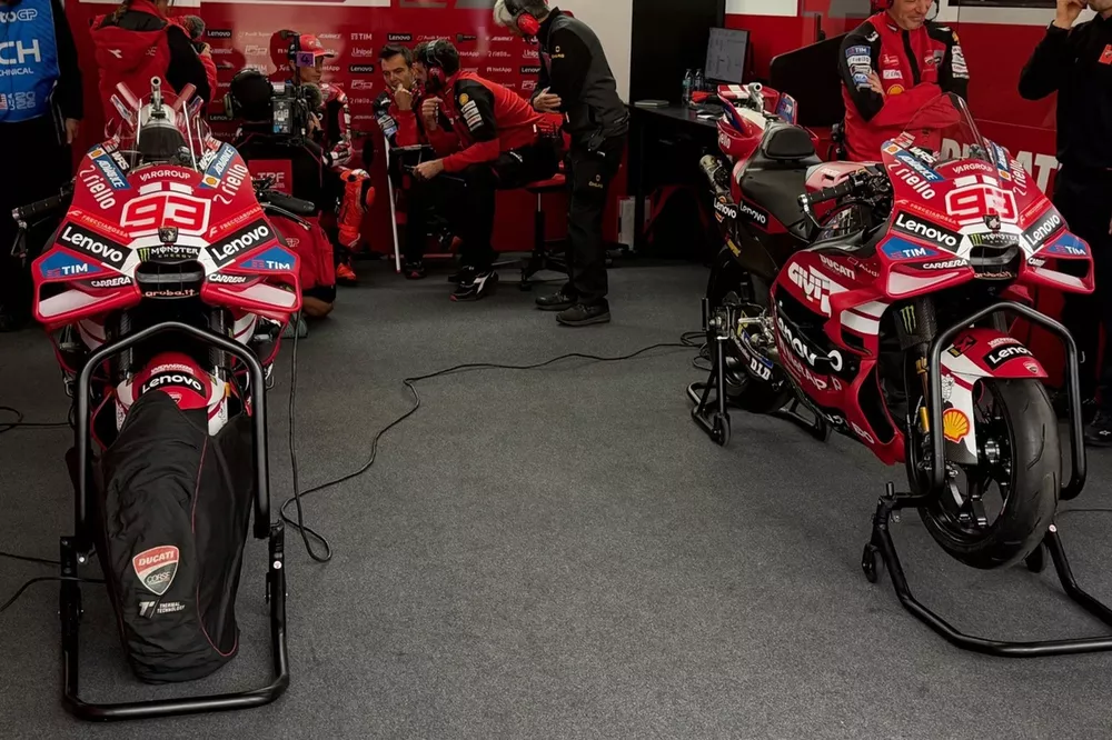 MotoGP может перейти на систему с одним мотоциклом на гонщика с 2027 года