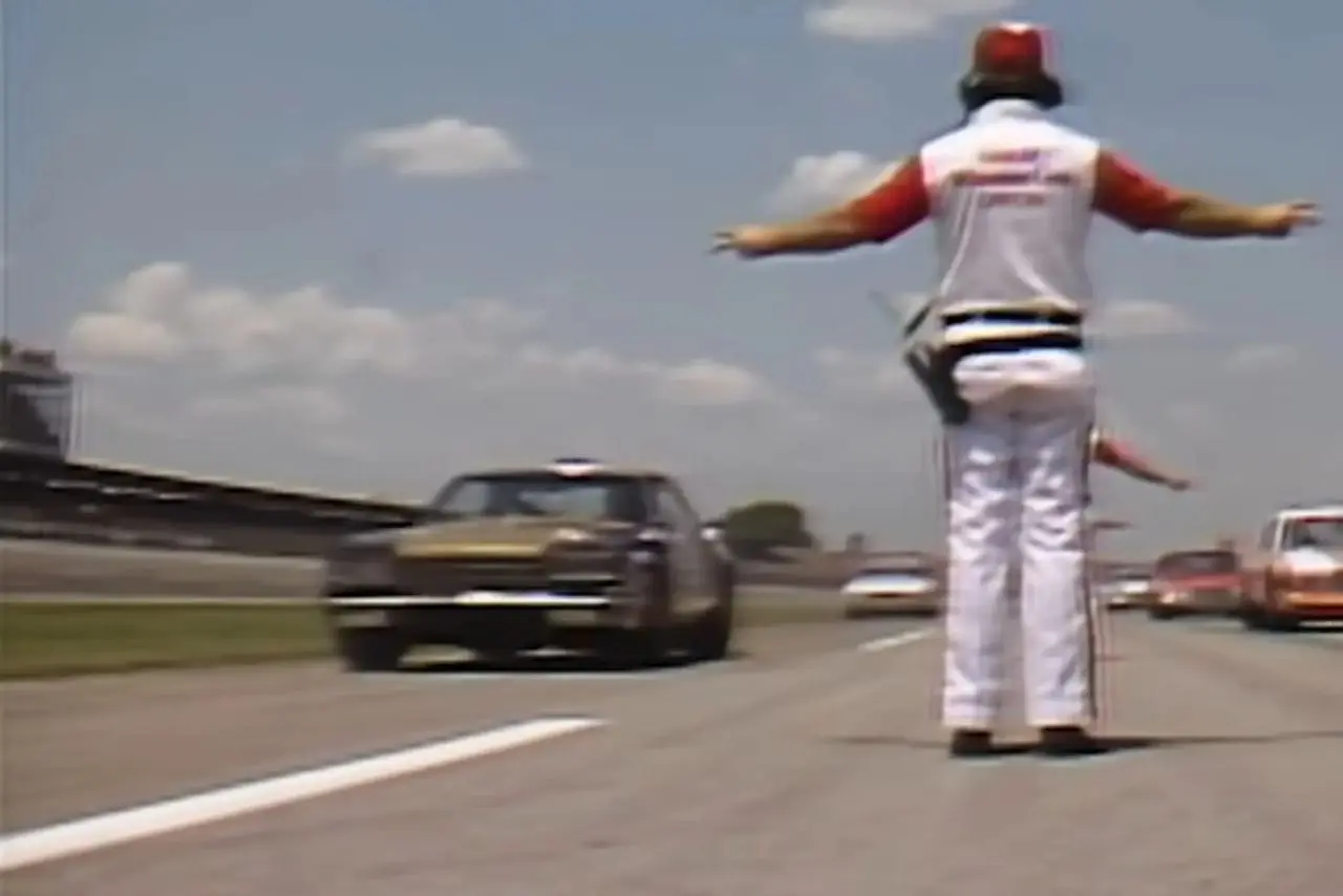 Фейковый гонщик NASCAR: как L.W. Wright обманул всех и проехал 13 кругов в Талладеге