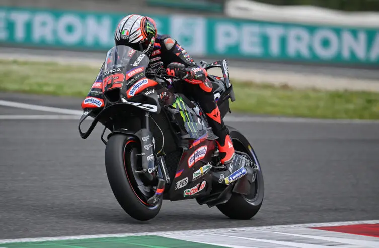 Беззекки взял поул на Гран-при Италии MotoGP и возглавил полный успех Aprilia